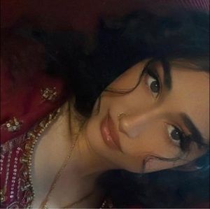 Meet your Posher, Ayesha